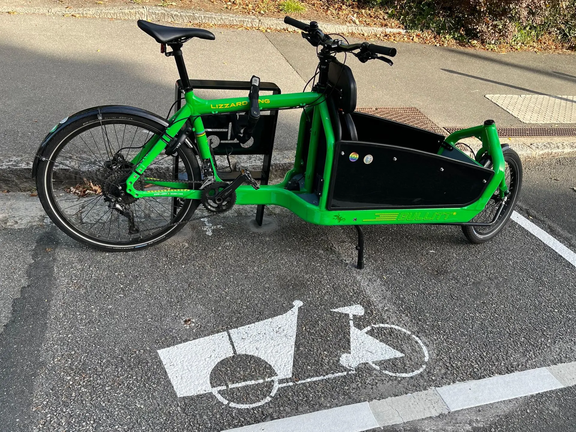 A Nantes, une place de stationnement dédiée aux vélos cargo
